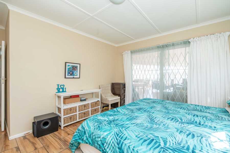 8 Bedroom Property for Sale in Middedorp Western Cape